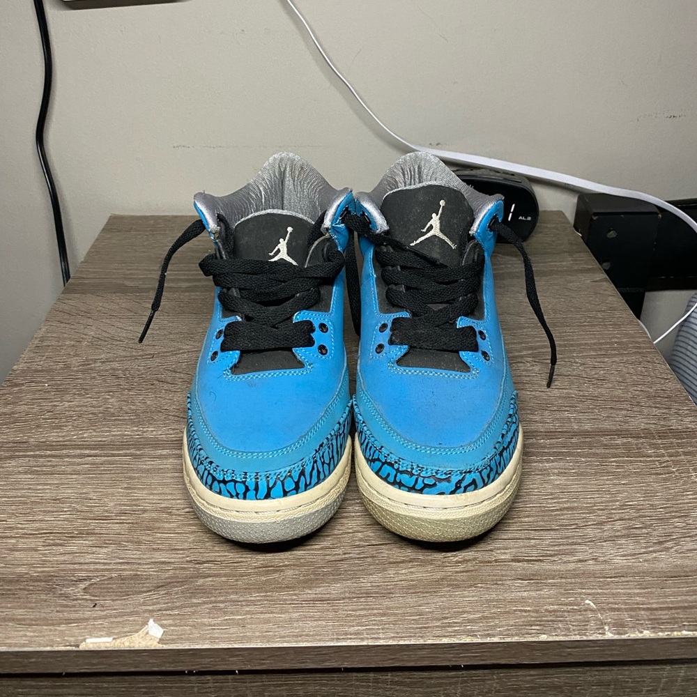 Size 6.5y - Jordan 3 Retro Powder Blue 2014